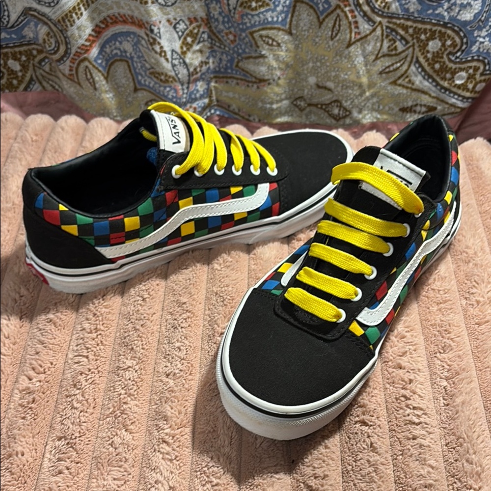 Vans Shoes in Black with Durable Sole and Comfortable Fit